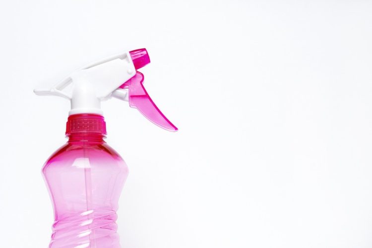 Pets and water sprays: No way! 20 pets and water spray